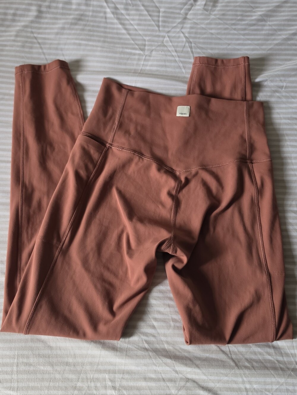 Vuori Rust High-Waist Workout Leggings Xs